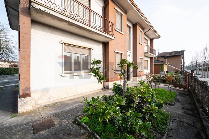Quadrilocale in Via Marconi 15, Commessaggio — foto 4 di 5