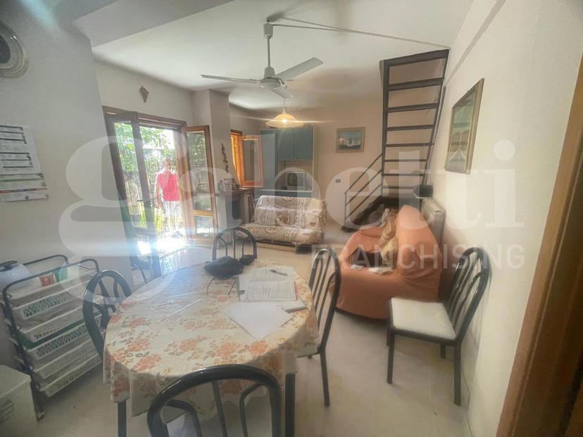 Villa a schiera in Galluccio, Loc. Torazzi Parco Silvedil Snc, Galluccio — foto 2 di 5