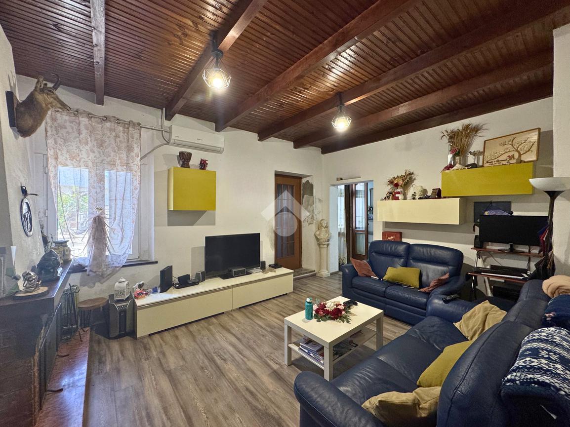 Casa indipendente in Via Carengo 9, Vercelli