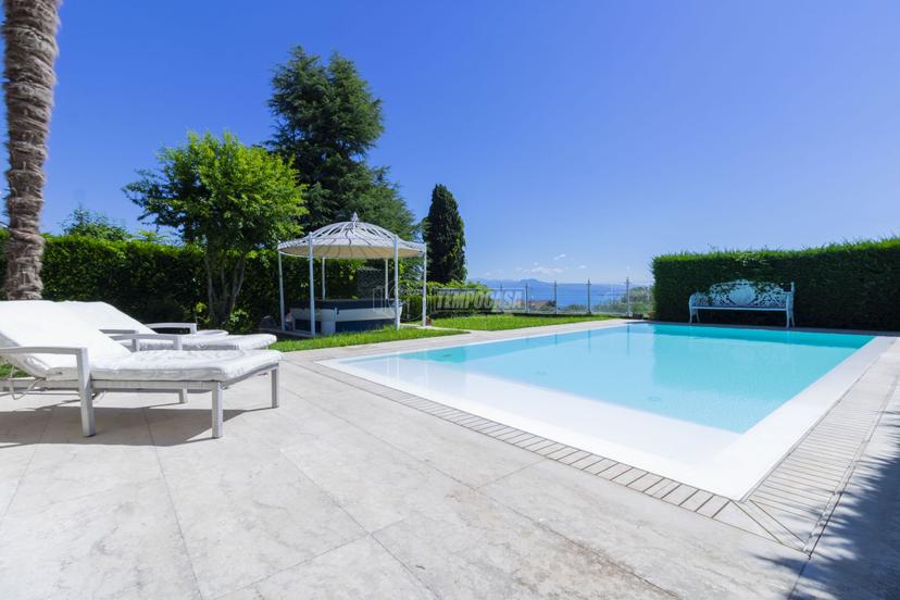 Villa in Via P. Ondei, Barcuzzi 14, Lonato del Garda — foto 2 di 5