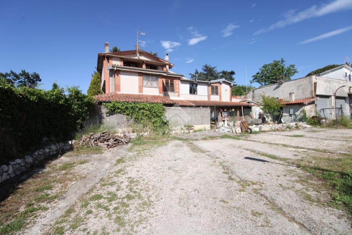 Villa in Via Carlo Alberto dalla Chiesa 227, Morlupo