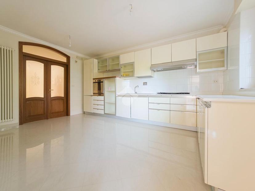 Quadrilocale in Via Pino Rucher 7, Manfredonia