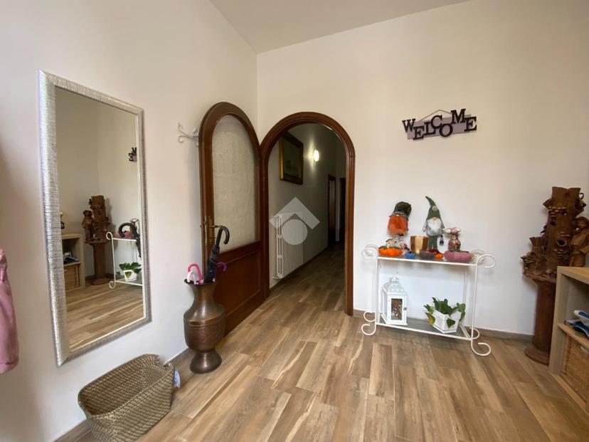 Casa indipendente in Via Val di Bisenzio, Vaiano — foto 2 di 5