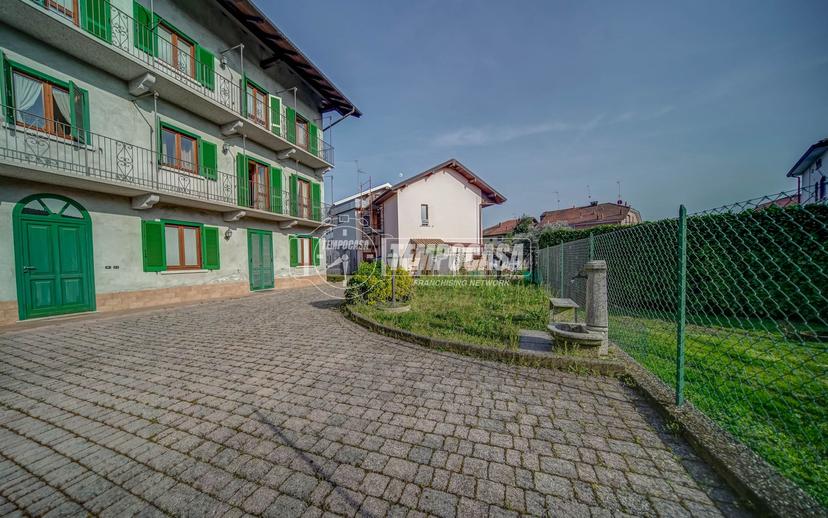 Casa indipendente in Via Lagone, Borgomanero — foto 2 di 5