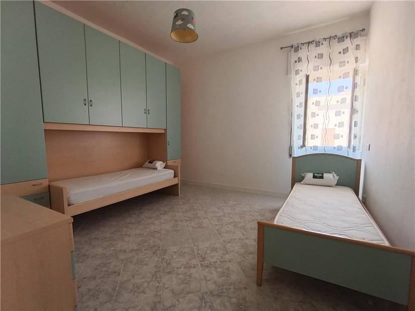 Trilocale, Latina