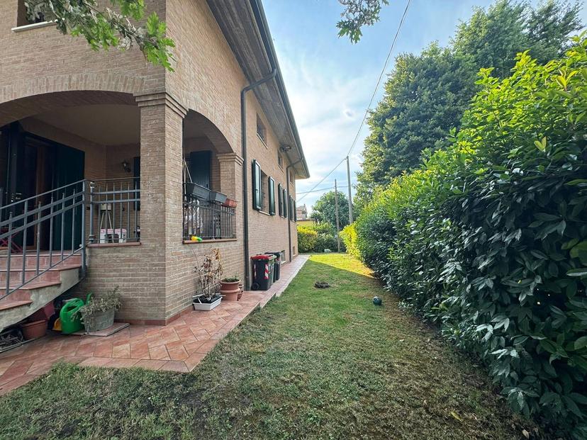 Villa, Cavezzo — foto 3 di 5
