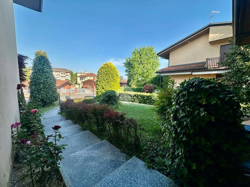 Villa in Via Locatelli 64, Martinengo — foto 3 di 5