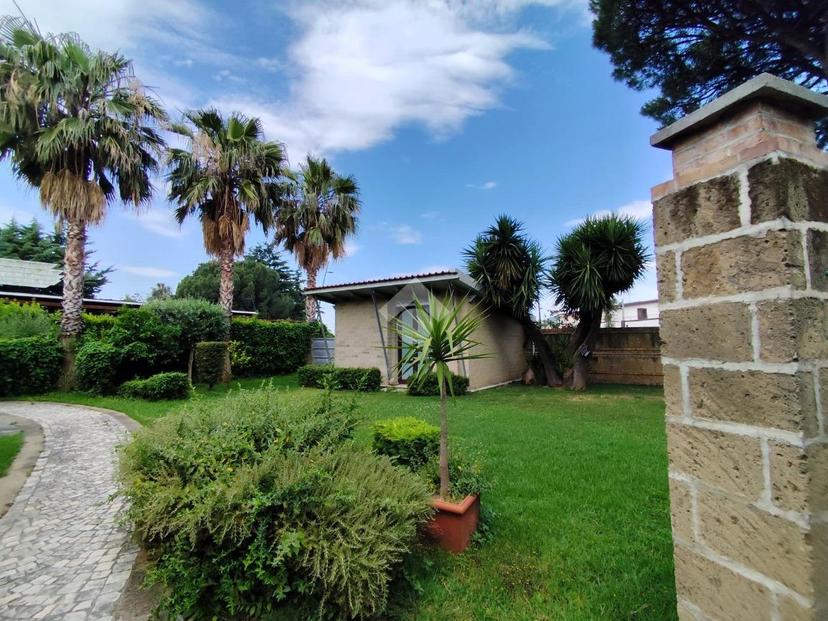 Villa in Via Tenente Alberto Puoti 35, Santa Maria a Vico — foto 3 di 5