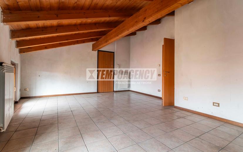 Trilocale in Via Giuseppe Garibaldi 27, Cislago — foto 2 di 5