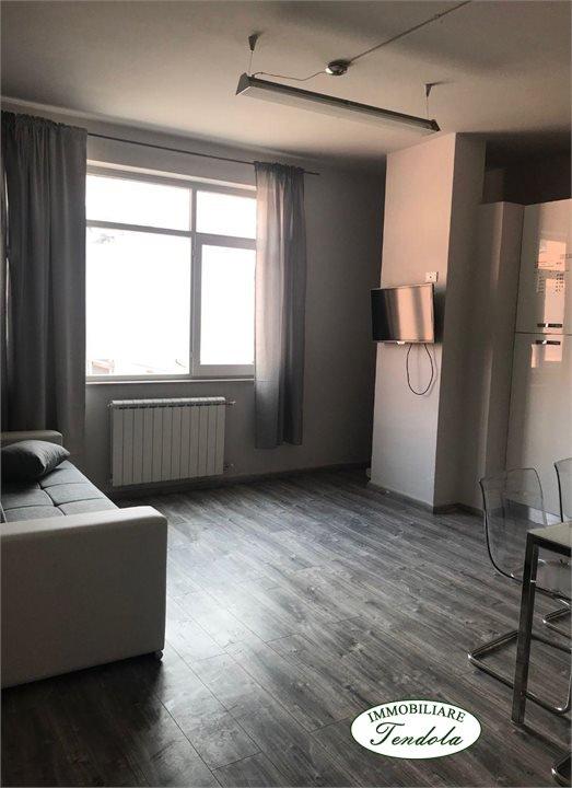 Trilocale, Carrara