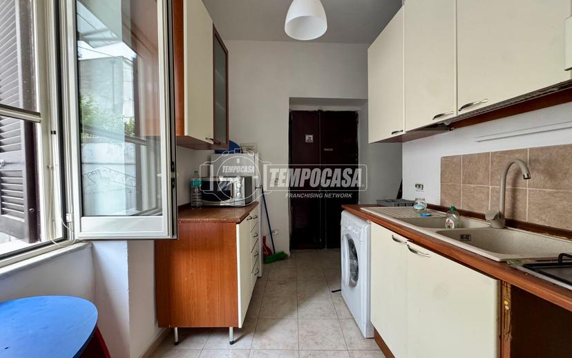 Trilocale in Vicolo Castellotto, San Felice a Cancello — foto 2 di 5