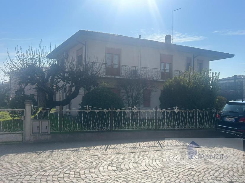 Trilocale in Via Losson Centro 4, Meolo — foto 4 di 5