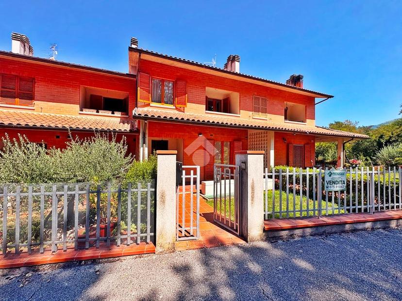 Villa a schiera in Via Battisti 16, Cerreto d'Esi