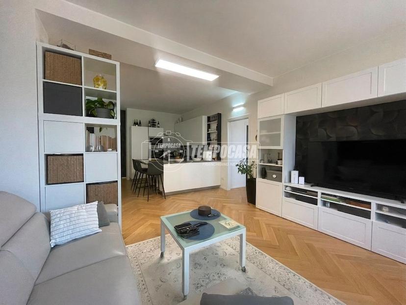 Trilocale in Viale  della Repubblica 26, Paderno Dugnano — foto 4 di 5