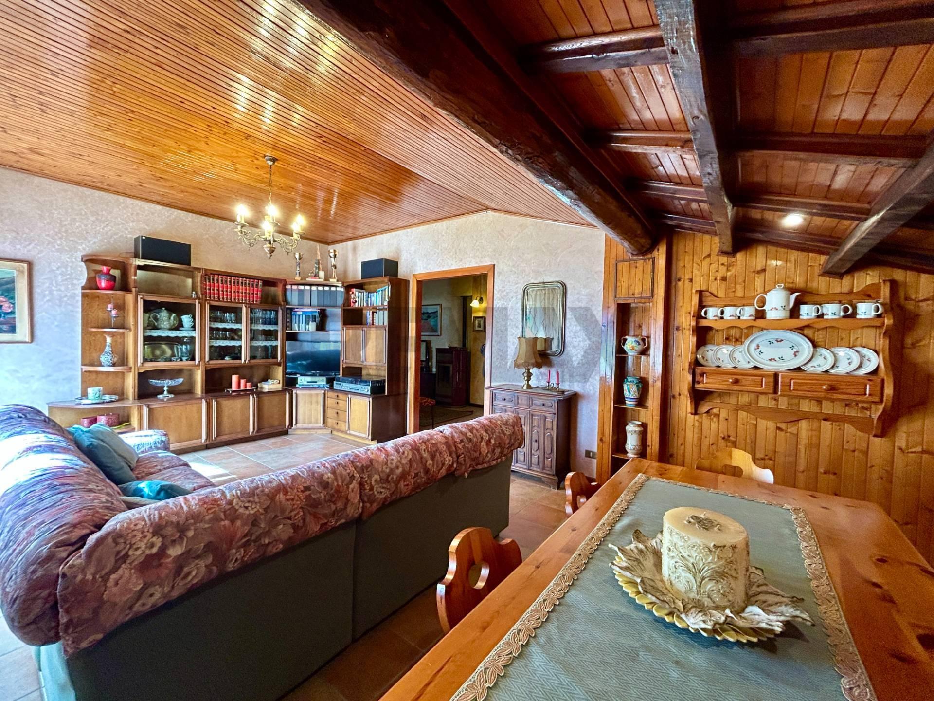 Casa indipendente, Costa Volpino