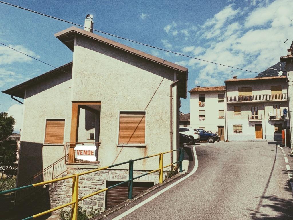 Casa indipendente in Via Roma, Cercino