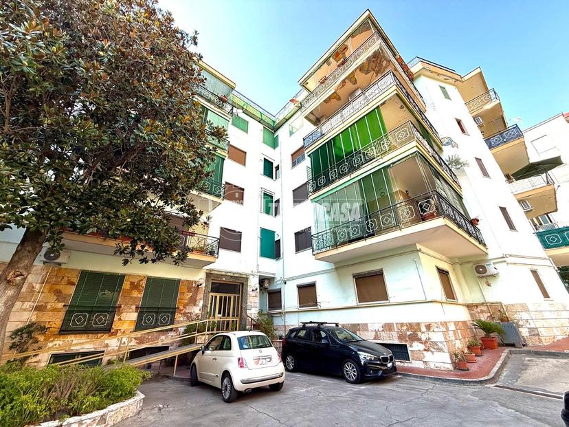 Bilocale in Viale Gioacchino Rossini, Portici — foto 3 di 5
