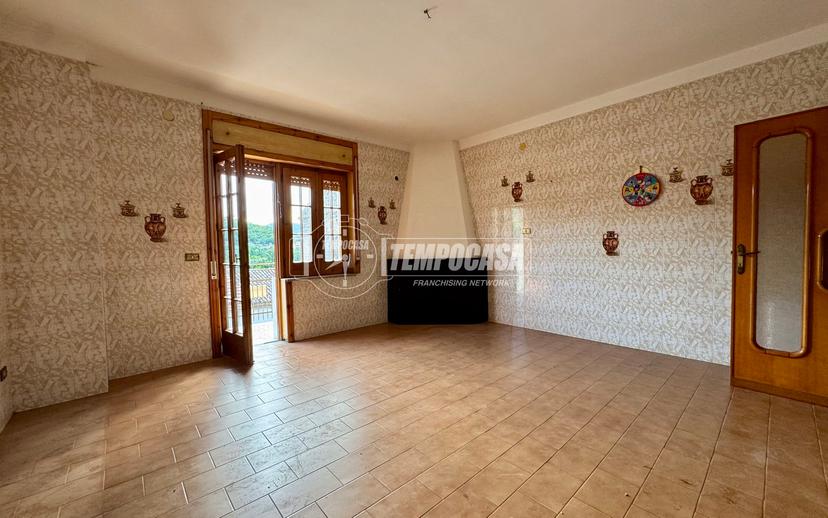 Trilocale in Via Alberto Altieri, Castel Morrone — foto 5 di 5