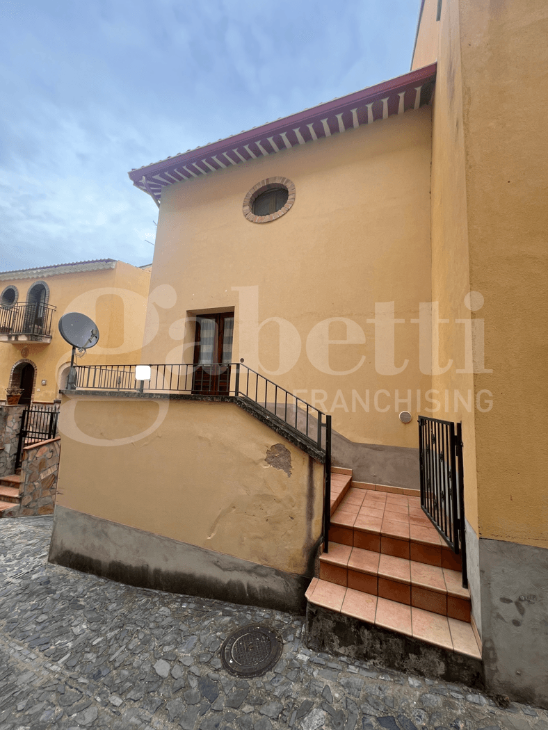 Casa indipendente in Via Porta di Mare  2, Fiumefreddo Bruzio — foto 2 di 5