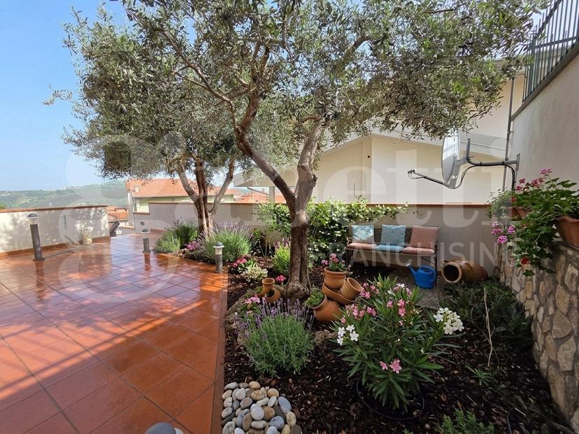 Trilocale in Via Kennedy 11, Marano Marchesato — foto 2 di 5