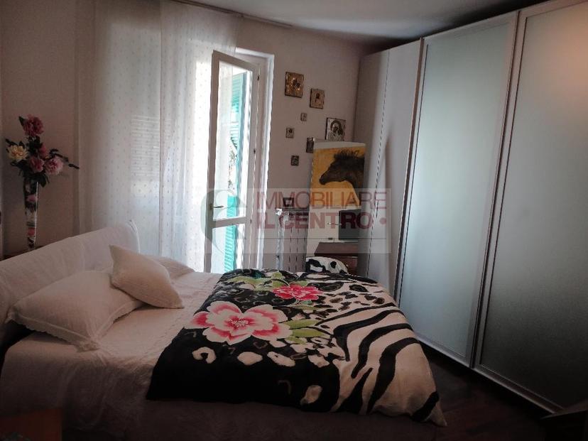 Porzione di casa, Sarzana
