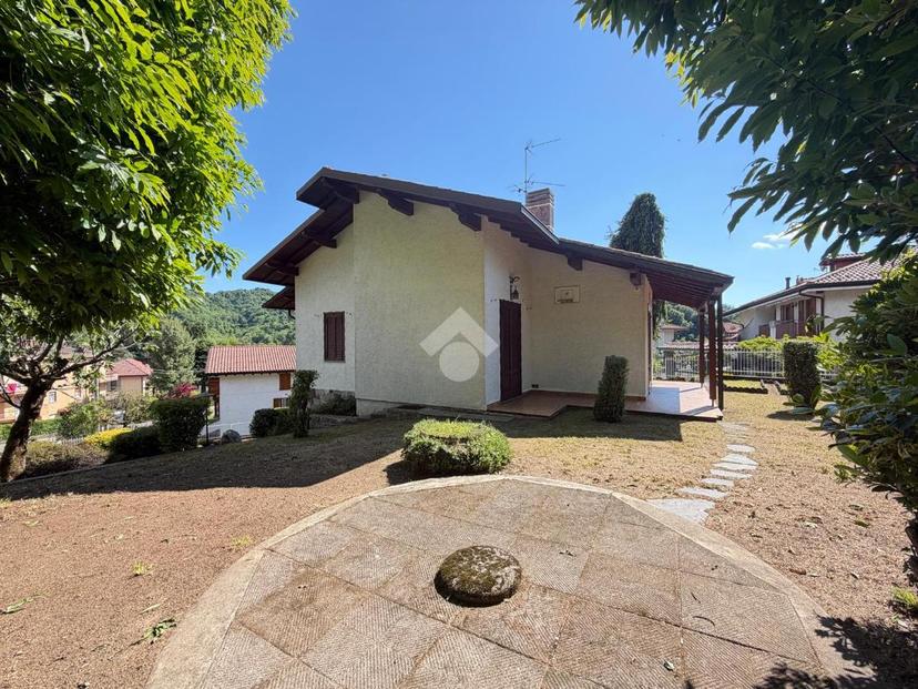 Villa in Via Pradegnano 4, Carenno — foto 3 di 5