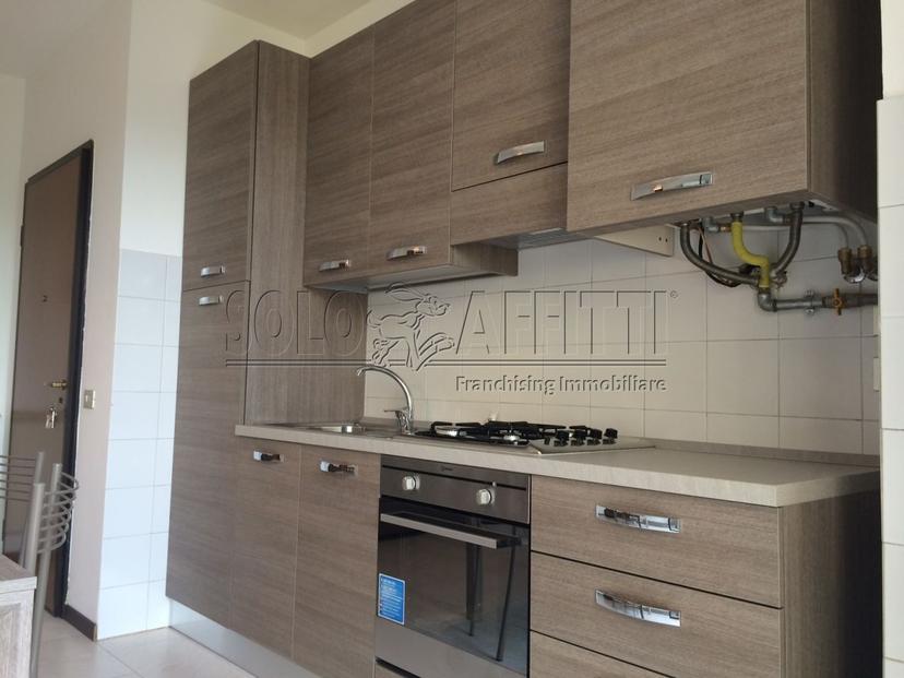 Bilocale in Via XXV Aprile 92/B, Limbiate — foto 2 di 5