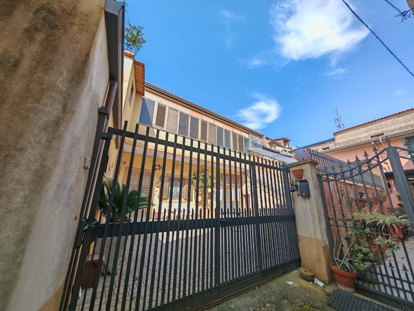 Casa indipendente in Via Nino Bixio, Caserta — foto 3 di 5