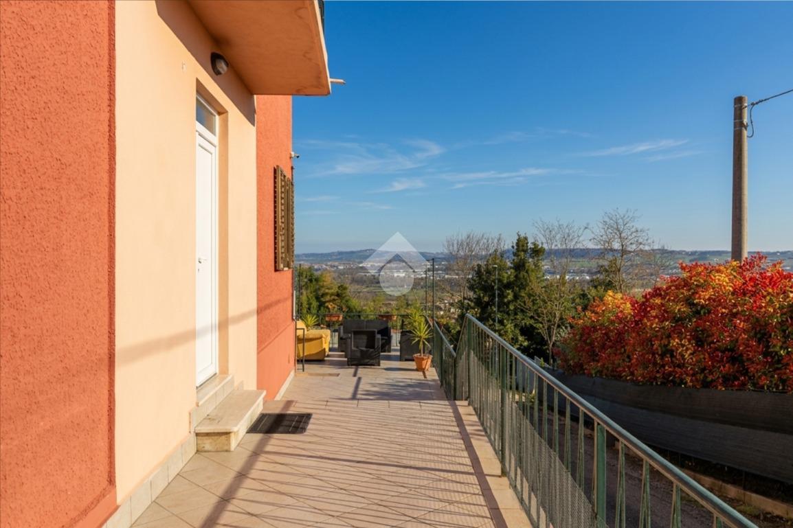 Casa indipendente in Via Dante Alighieri 61, Sant'Elpidio a Mare