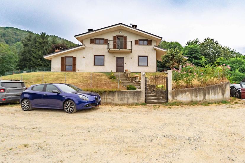 Villa unifamiliare in Via Canevera 22, Bagnolo Piemonte — foto 4 di 5