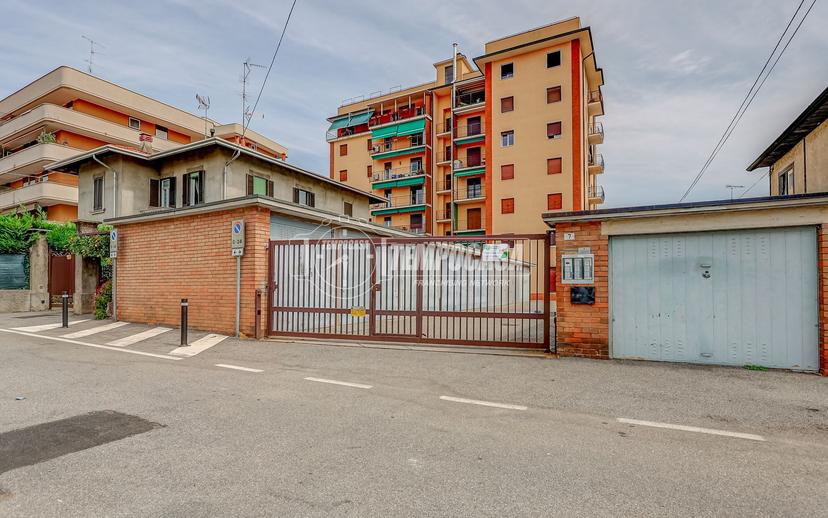 Trilocale in Via Rebaglia 7, Somma Lombardo — foto 4 di 5