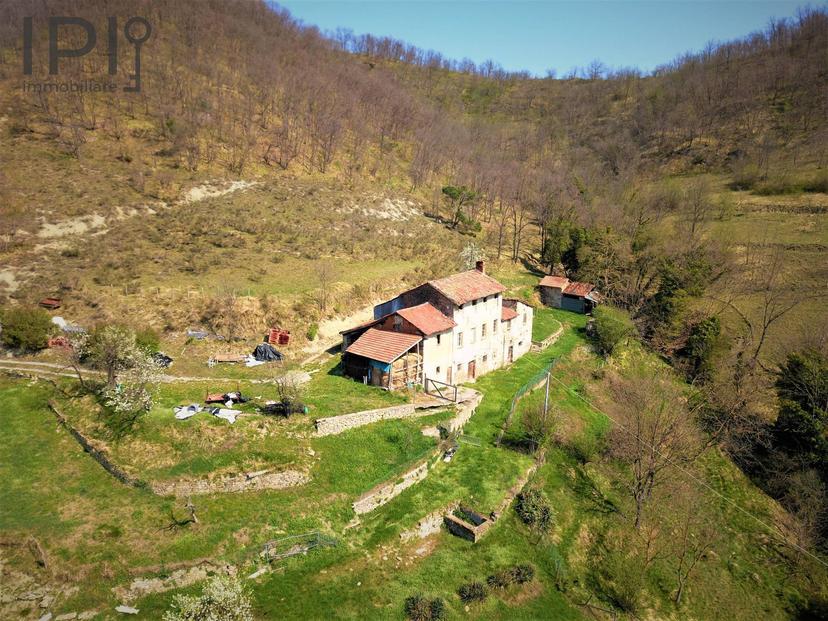 Rustico in Ferrere, Cairo Montenotte — foto 3 di 5