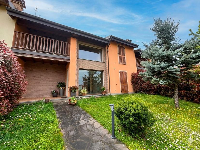 Villa trifamiliare in Torre Sachetti 45, Stradella — foto 2 di 5