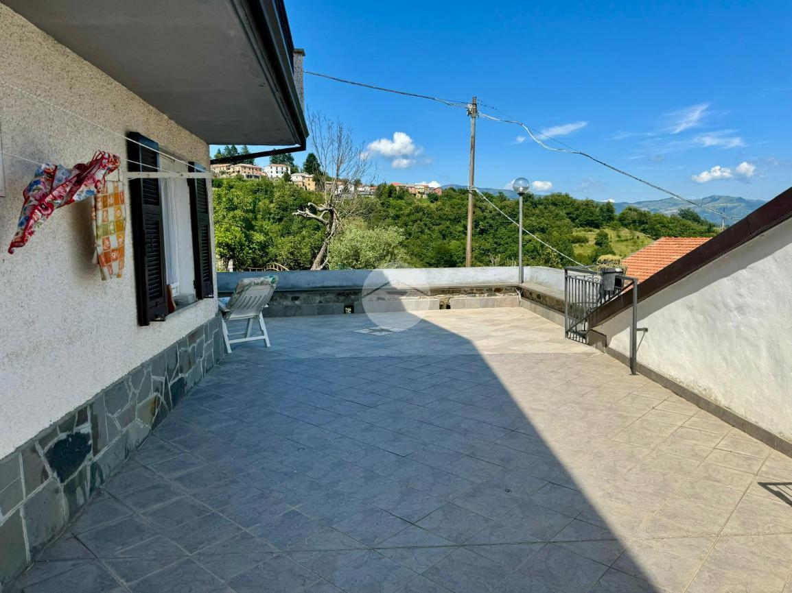 Quadrilocale in Località Chiesa 7, Varese Ligure