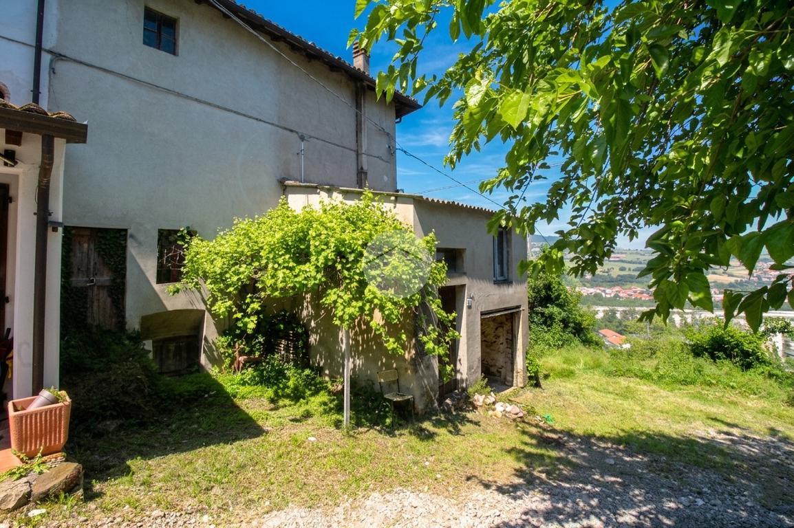 Rustico in Via Fienile 10, Lesignano de' Bagni