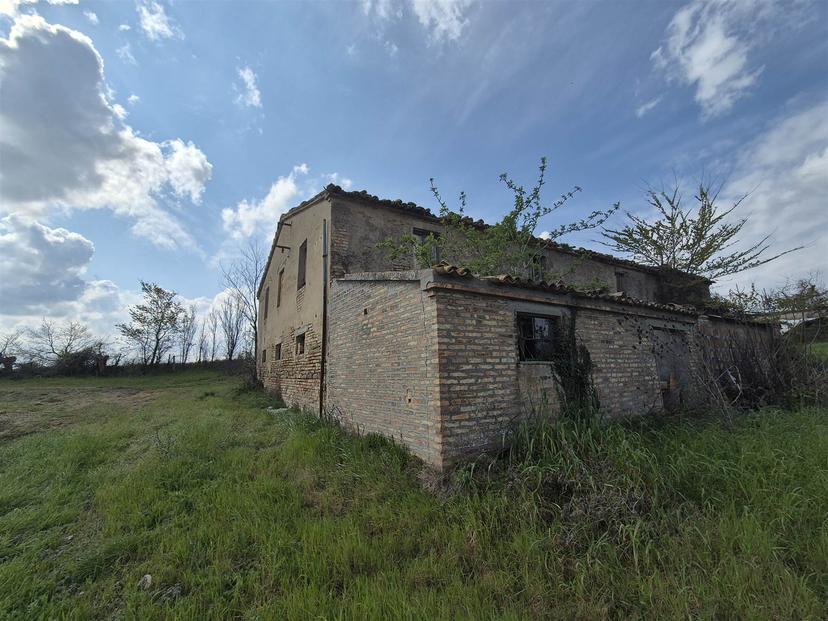 Rustico in Via delle Serre, Fratte Rosa
