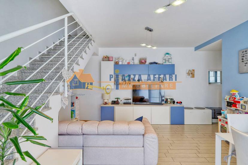Trilocale in Via Cesare Battisti 46, Carnago — foto 2 di 5