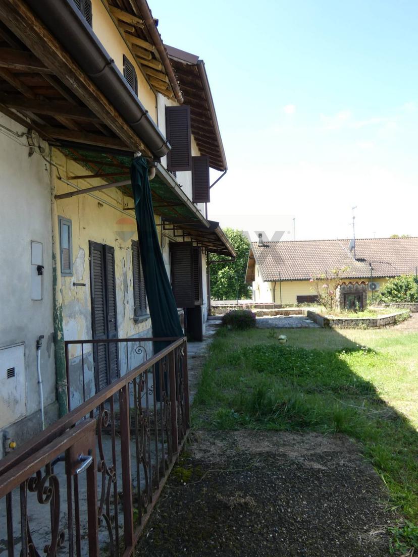Casa indipendente in Via Cav. Robecchi 50, Zeme — foto 2 di 5
