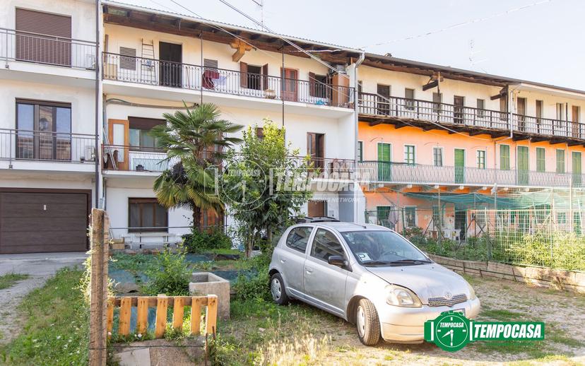Casa indipendente in Via della Libertà, Bellinzago Novarese