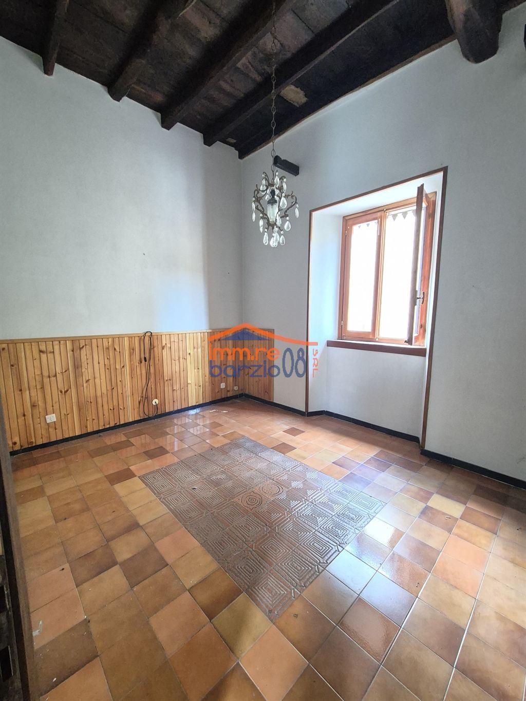 Porzione di casa, Primaluna