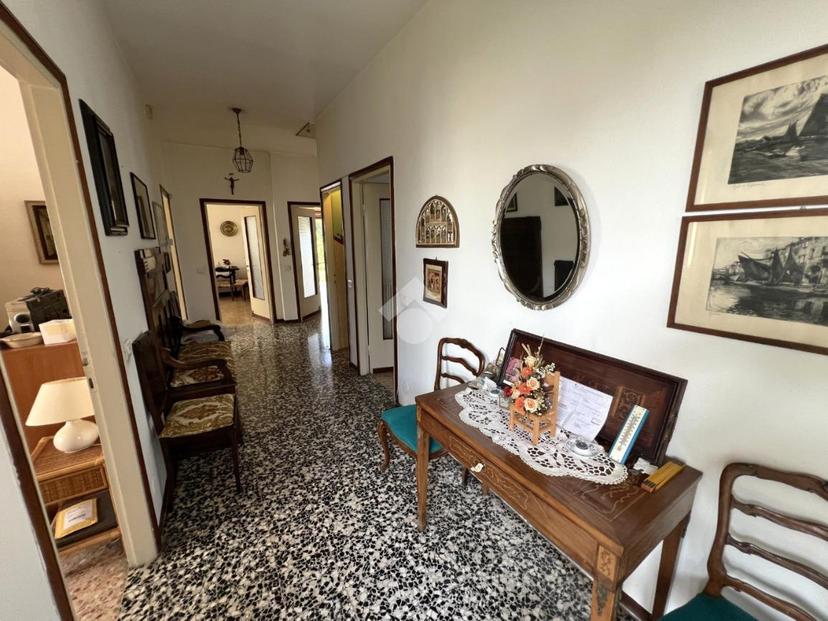 Villa in Via Lombardia 10, Malnate