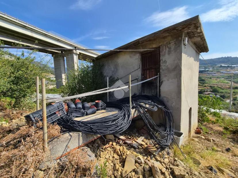 Casa indipendente in Strada San Pietro, Sanremo
