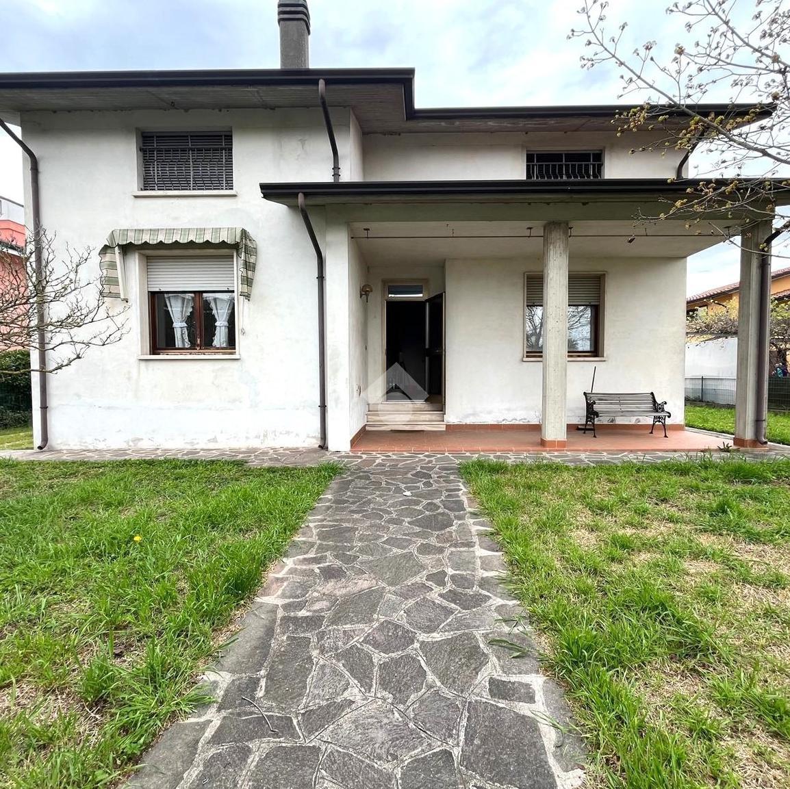 Villa in Via Giacomo Matteotti 35, San Giorgio Bigarello