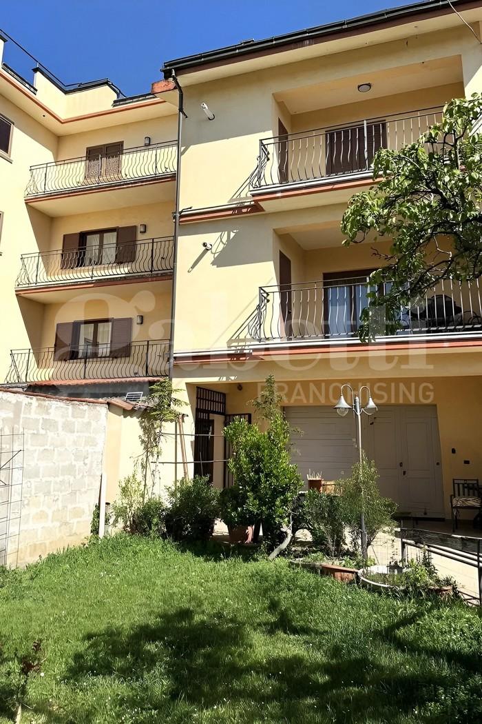 Casa indipendente in Via Massa d'Albe  14, Avezzano — foto 2 di 5
