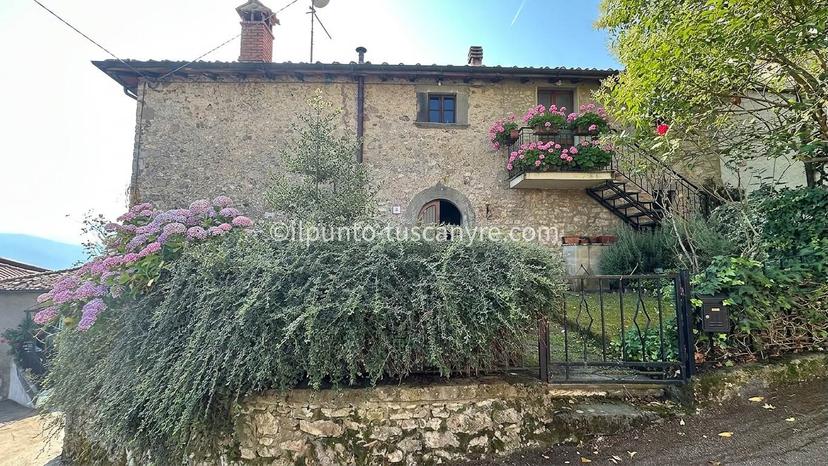 Rustico in Via Alcide Rossi, Molazzana — foto 5 di 5