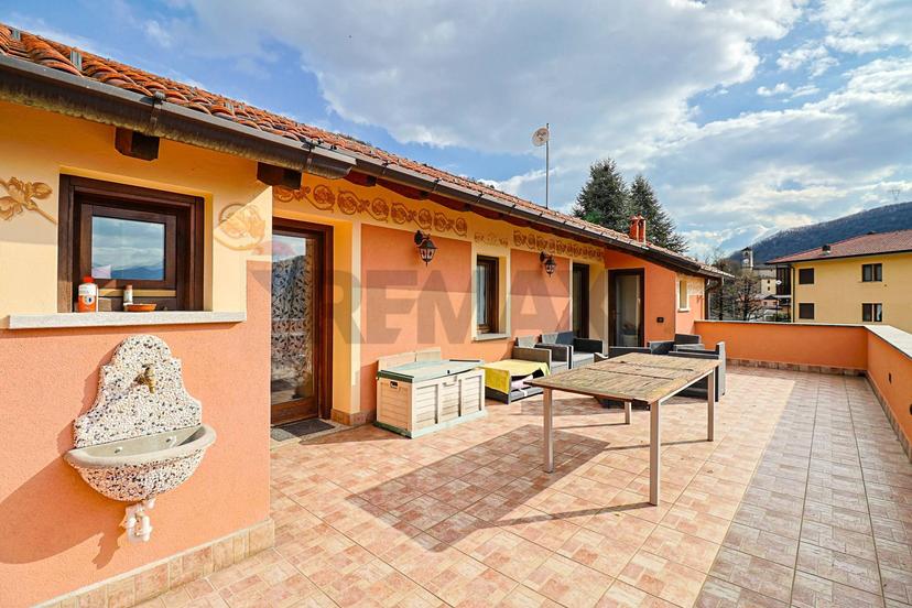 Trilocale in Piazza Bernardino Luini 8, Dumenza — foto 5 di 5