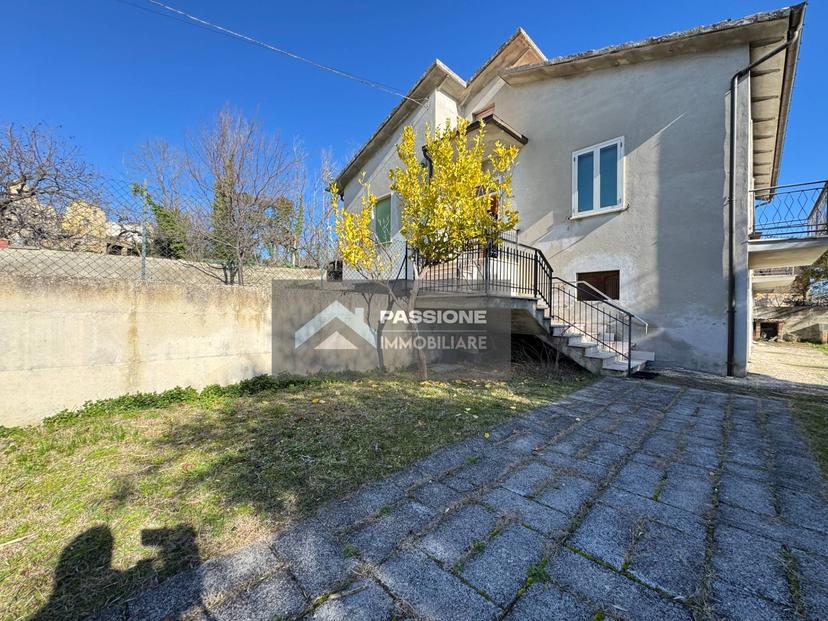 Casa indipendente in Via Cascioni 4, Sant'Omero — foto 3 di 5