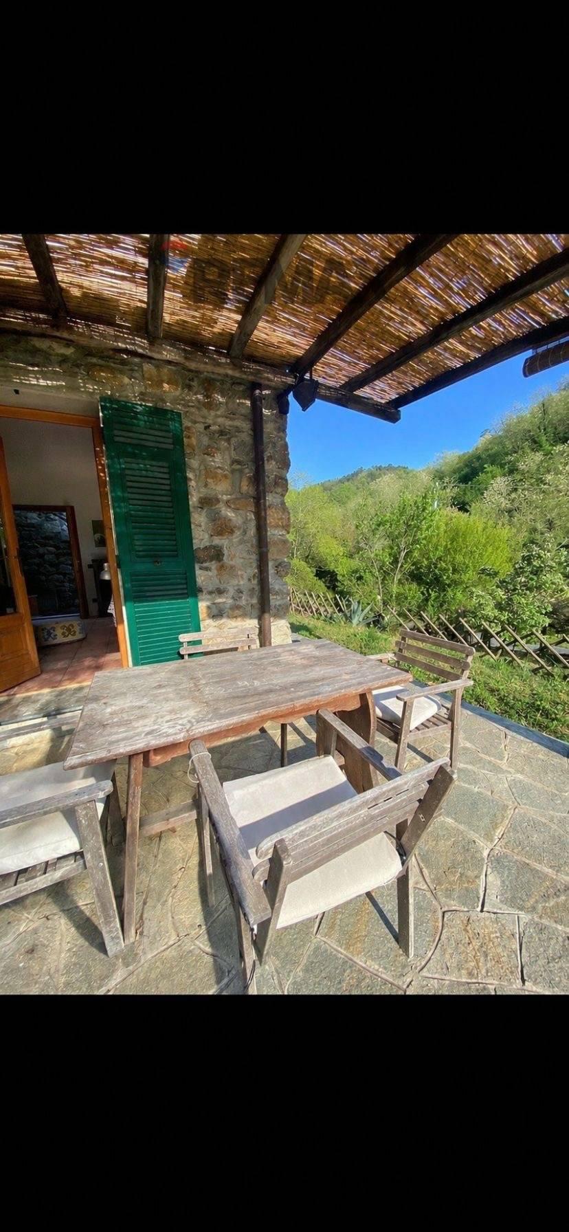 Casa indipendente in Via Fiume 29, Castiglione Chiavarese