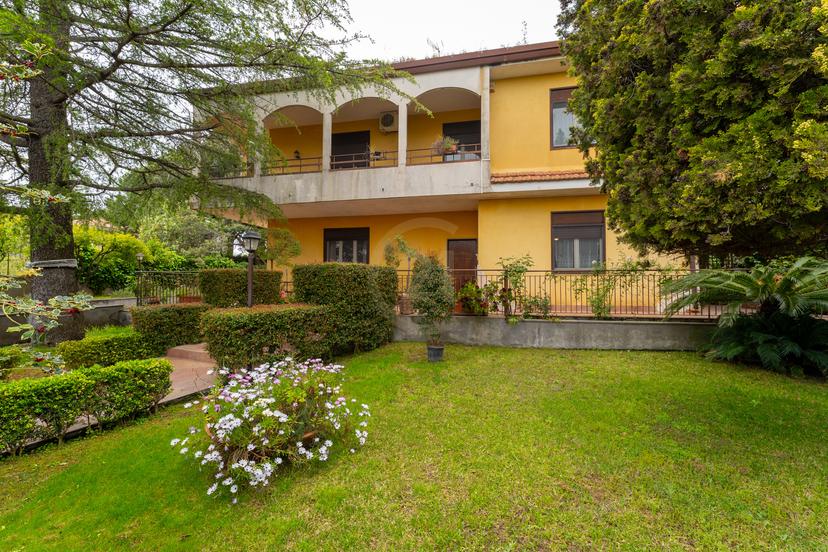 Villa in Via Giacomo Leopardi 10, Pedara — foto 2 di 5