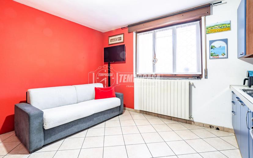Bilocale in Via Giuseppe Mazzini, Caronno Pertusella — foto 2 di 5